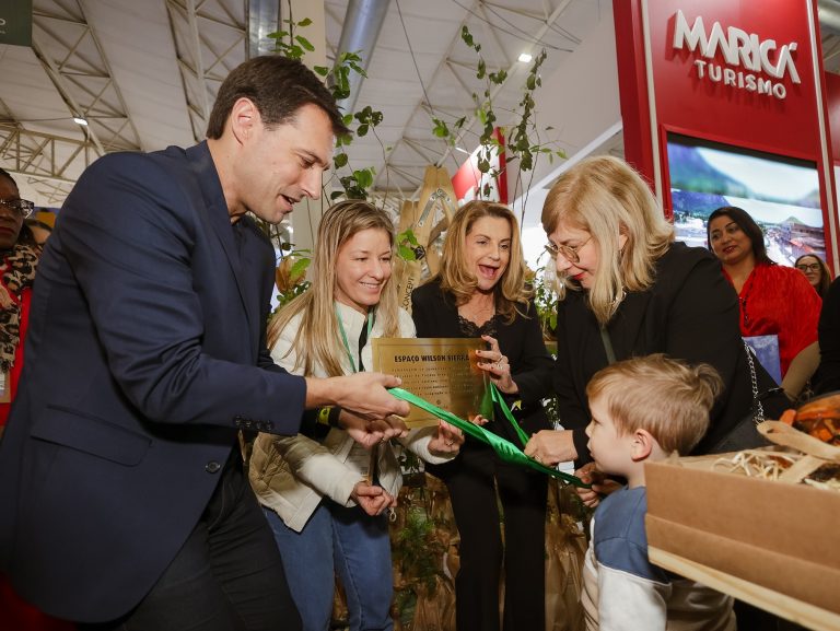 Festuris realiza plantio da 14ª Araucária e homenageia Costa Rica