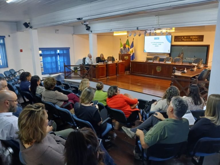 Canela detalha orçamento de 2026 em audiência na Câmara