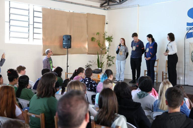 Fórum Ecocidadania reúne 130 alunos e destaca projetos ambientais em Canela