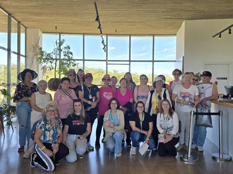 Grupo Entre Elas marca fim das atividades de 2025 com passeio ao Mátria Parque de Flores