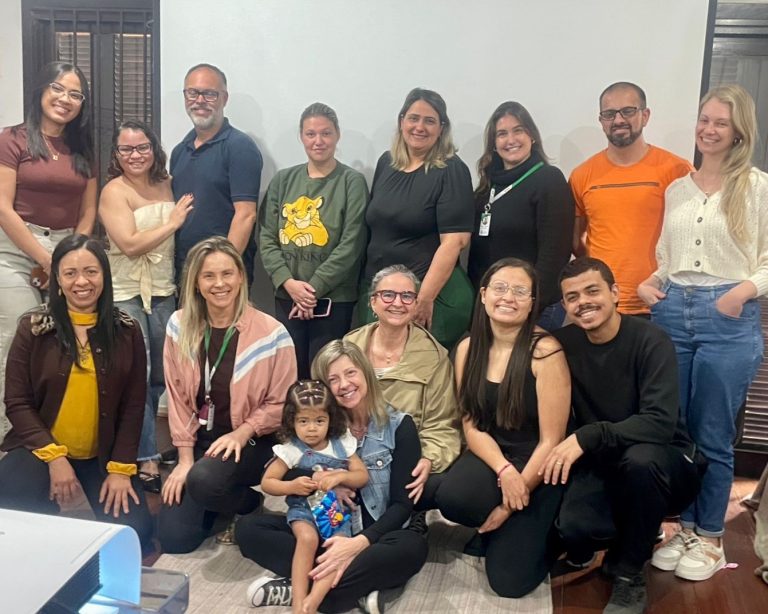 Famílias em formação participam de encontro sobre acolhimento familiar em Gramado