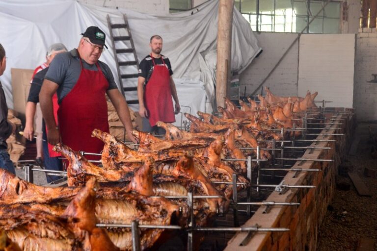 Festa do Leitão chega à 24ª edição em Nova Petrópolis