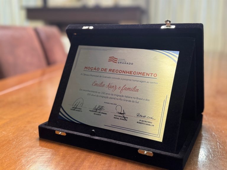 Câmara realiza duas sessões solenes para reconhecer personalidades e instituições de Gramado