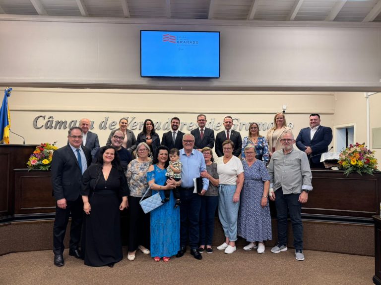 Nelson Gross recebe Moção de Reconhecimento