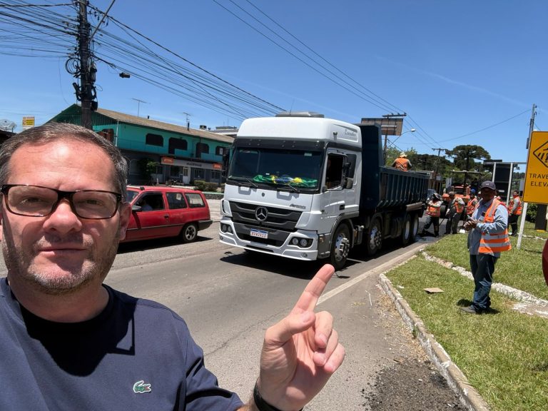 Vereador Rafael Ronsoni solicita paralização das obras na Av. das Hortênsias durante o feriadão