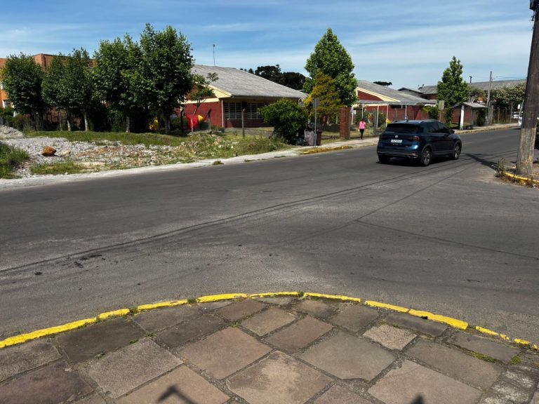 Vereador Nene Abreu solicita estudo de melhorias no cruzamento da Rua Tio Elias com a Eduardo Gans