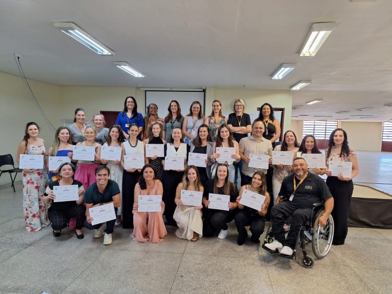 Servidoras da Saúde de Canela participam de capacitação em atendimento odontológico inclusivo