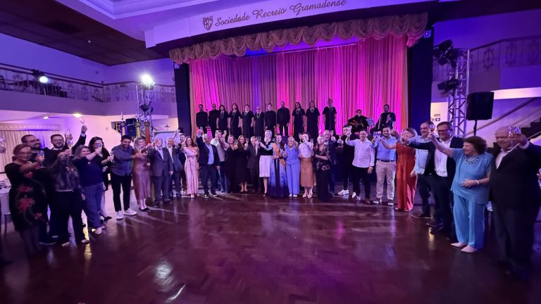 Noite de reconhecimentos destaca legado e desenvolvimento de Gramado