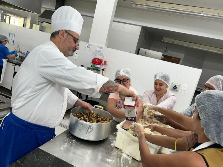 Pacientes do Caps participam de oficina de Panetone na UCS