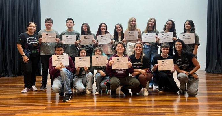 Educavídeo encerra 2025 com cerimônia e entrega de certificados