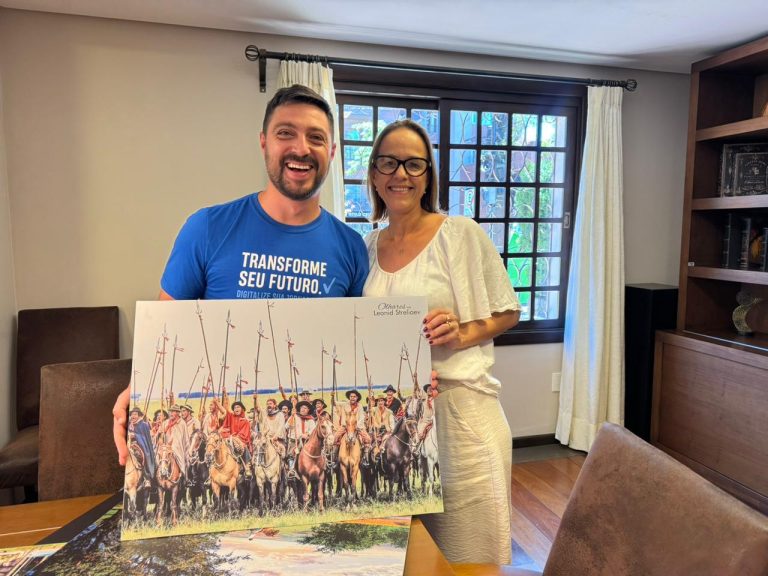 Câmara de Gramado recebe obras de Leonid Streliaev para acervo permanente