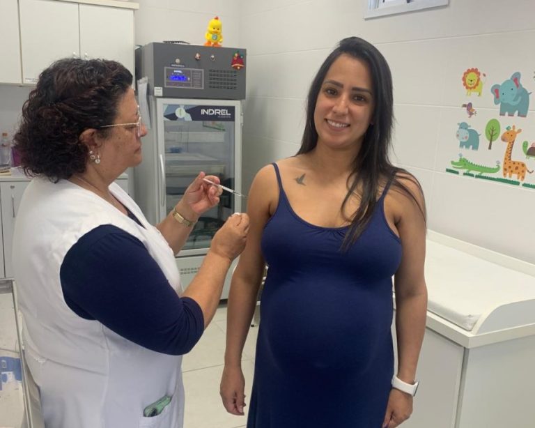 Gramado inicia vacinação de gestantes contra o vírus sincicial respiratório