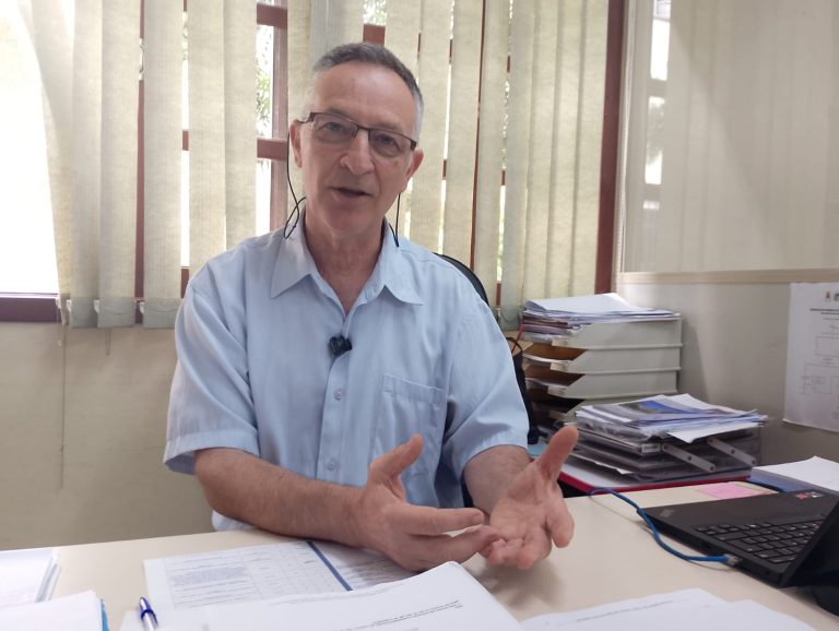 VÍDEO: Troca de empresa, coleta de lixo e a responsabilidade da população