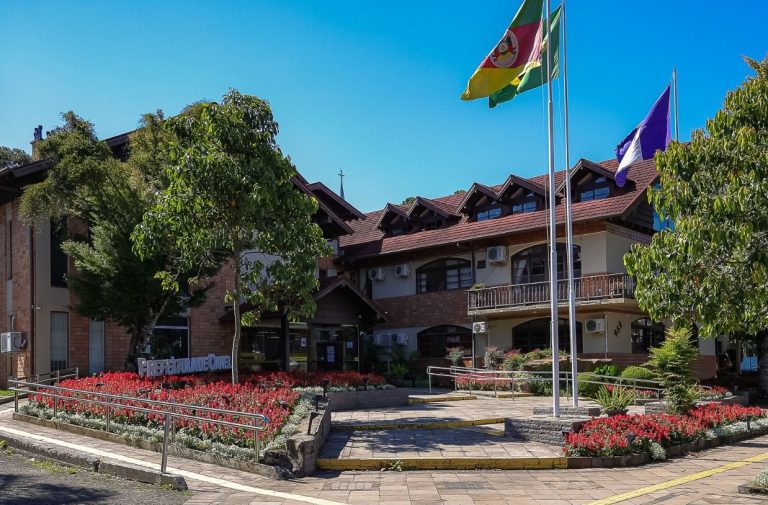 Carnaval altera expedientes em Canela, Gramado e bancos