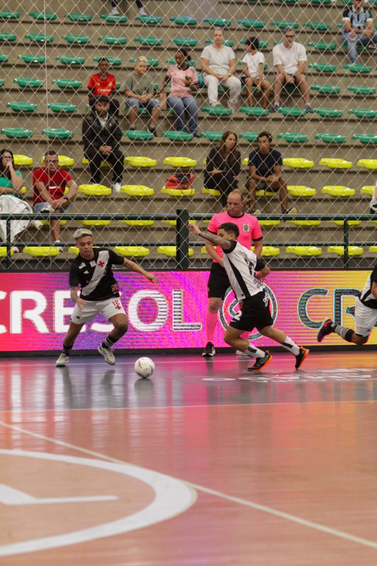 Corinthians vence o Vasco e avança às quartas de final da Super Copa Gramado