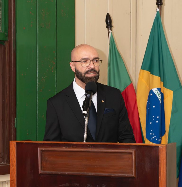 Marcelo Veeck destaca protagonismo de João Corrêa