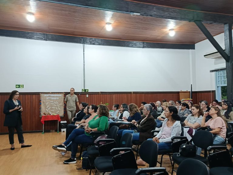 Formação sobre acessibilidade reuniu cerca de 75 profissionais da educação pública