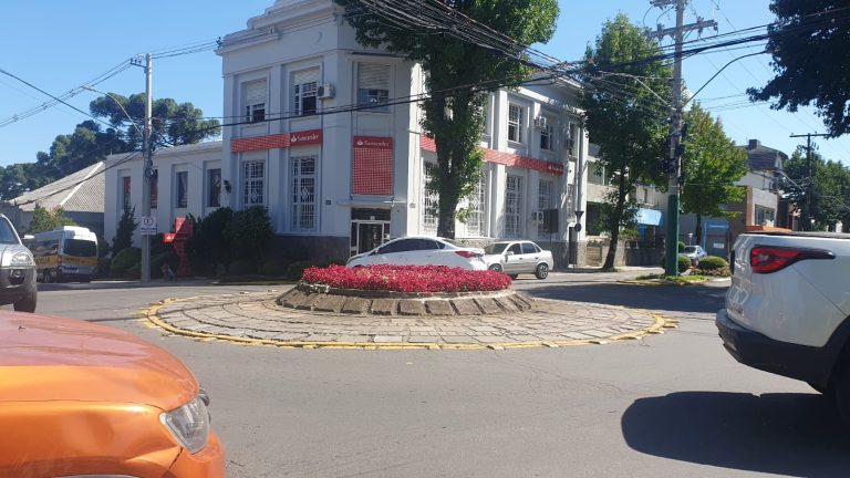 Secretaria de Turismo notifica empresa que substituirá estrutura danificada e garante programação da Páscoa