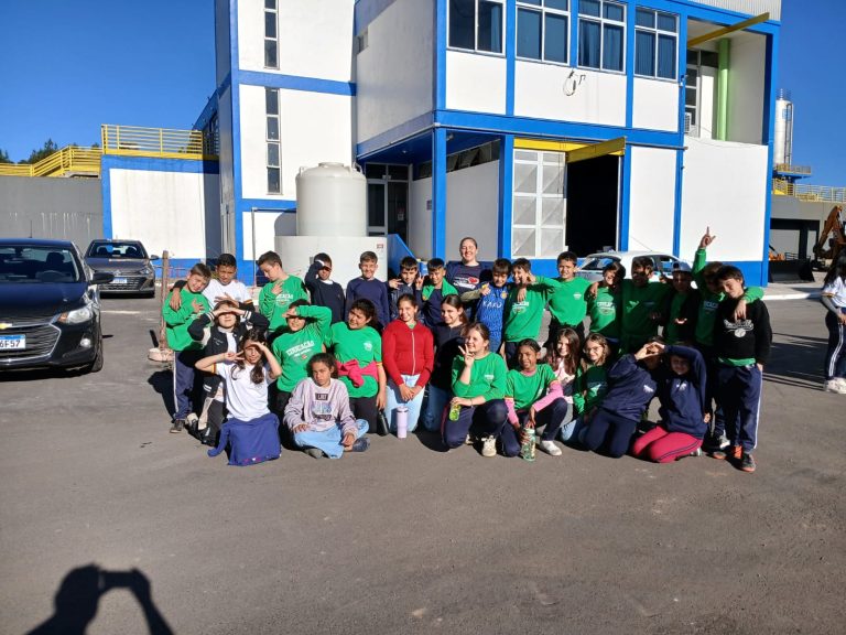 Alunos do Ciep visitam estação de tratamento de água da Aegea/Corsan