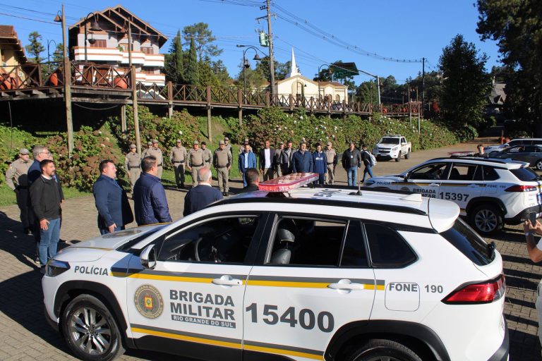 Brigada Militar recebe duas novas viaturas