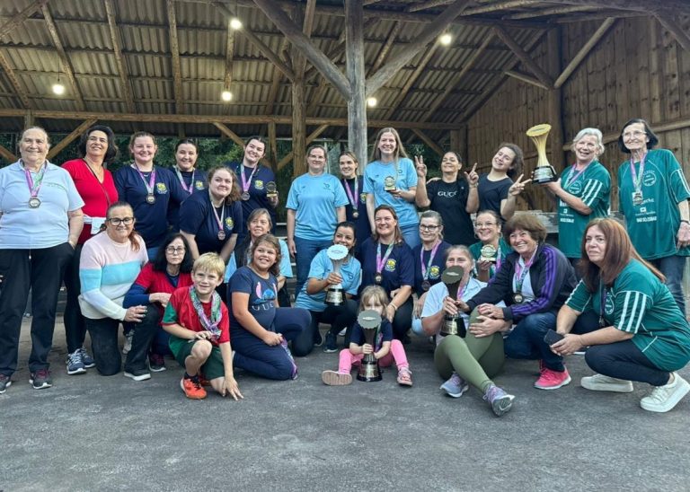 As campeãs da Bocha Feminino de Gramado