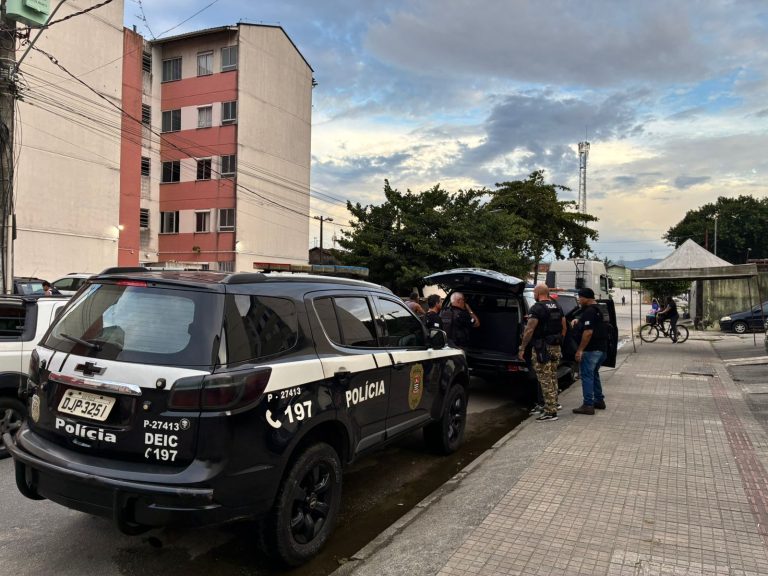 FOTOS: PC de Canela e Gramado realizam, em Santos, ação de combate ao falso advogado