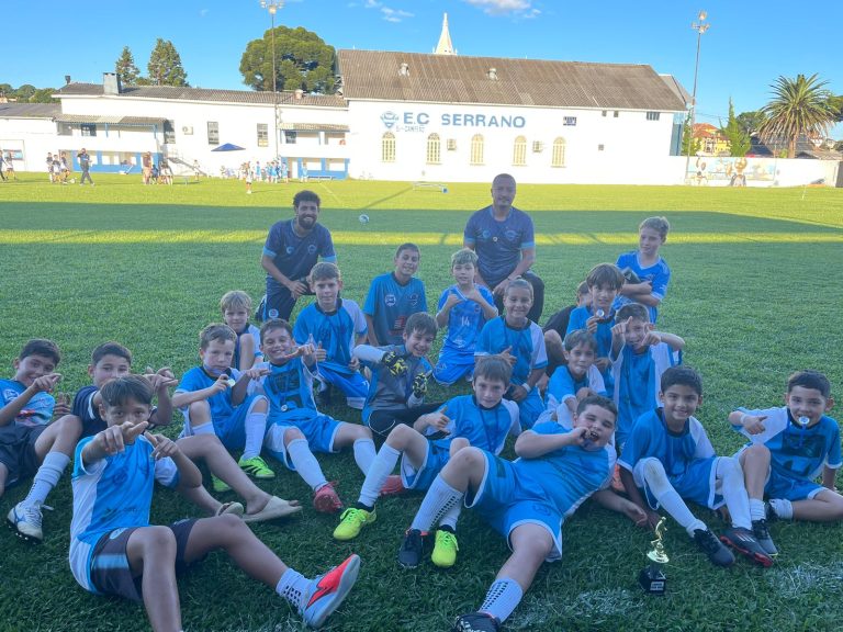 FOTOS: Atletas e famílias comemoram 100 anos do Serrano com bola no pé e integração