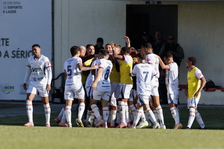 Gramadense sofre a virada com gols no final do jogo