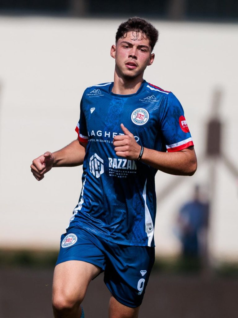 Atleta de Canela com apenas 17 anos se destaca no futebol profissional do Gramadense