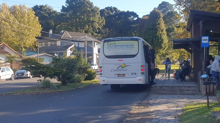 Prefeitura e Viação Canelense alinham manutenção do transporte coletivo