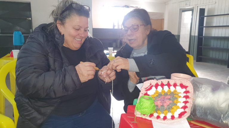 FOTOS: O projeto que está mudando a vida de pessoas com mais de 50 anos