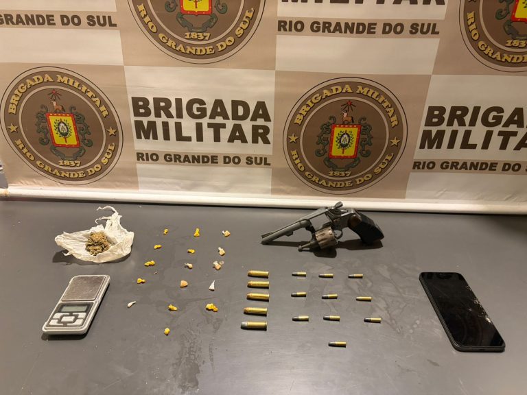 Após denúncia, BM prende homem com arma e drogas