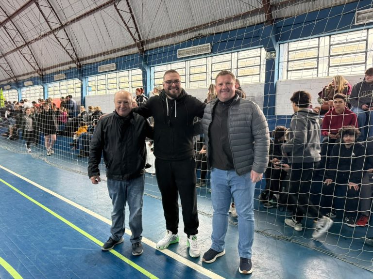 FOTOS: Torneio de basquete integra famílias e crianças