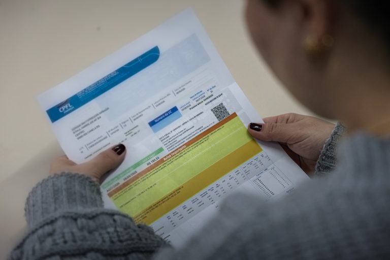Procon orienta consumidores a formalizarem reclamações sobre aumento nas contas de luz
