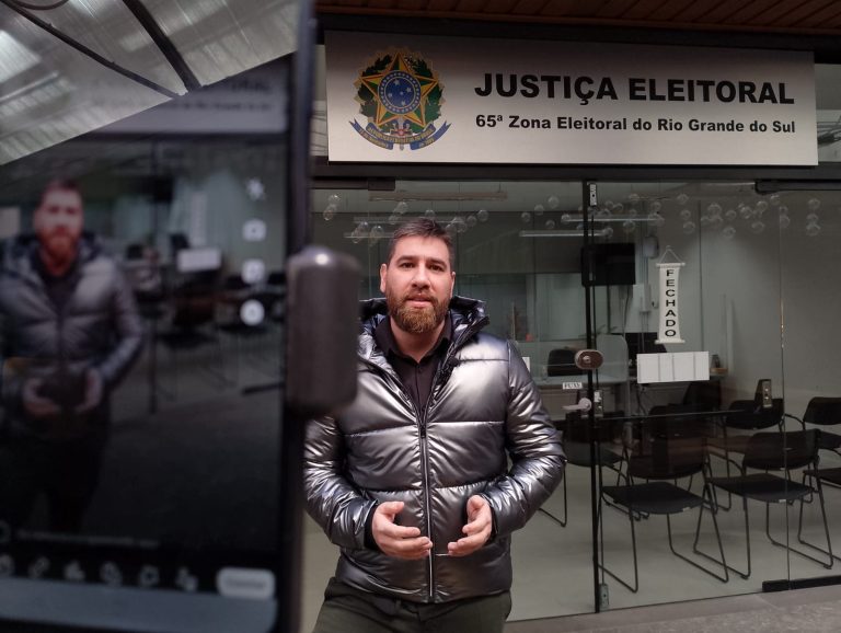 “A crítica é importante para a democracia, mas não ofensas ou ataques”