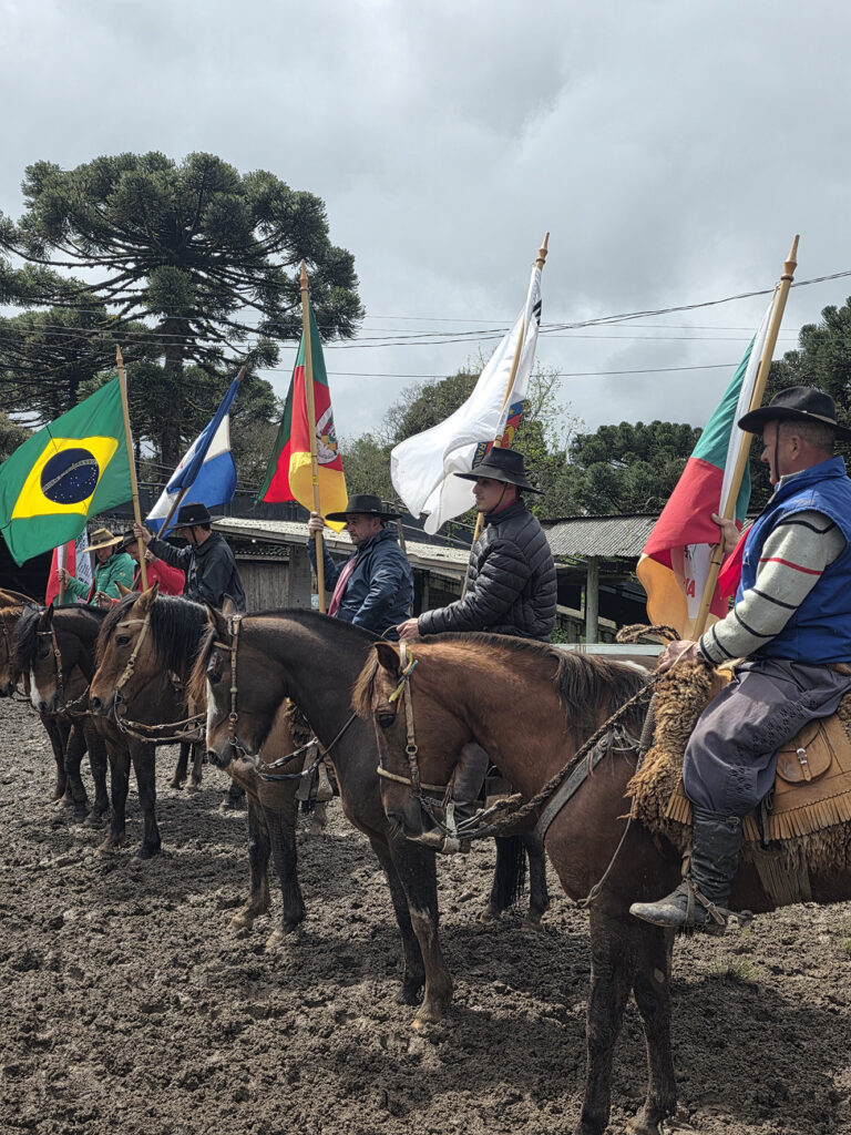 FOTOS: CTG Querência encerra Ronda Crioula; programação segue na praça João Corrêa