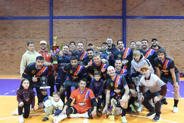 Suvaco conquista o Futsal Veteranos de Canela