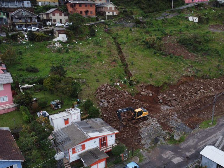FOTOS: Obras de recuperação do bairro Piratini começam em Gramado